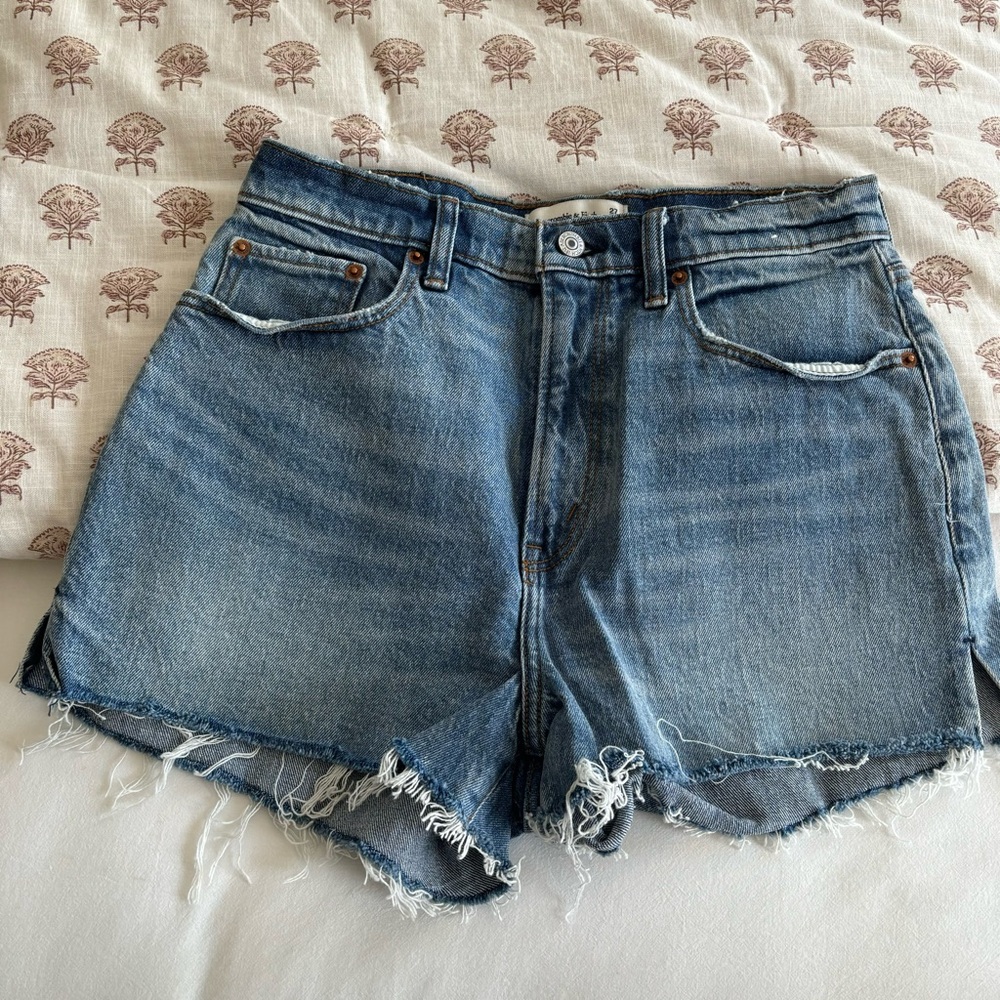 Abercrombie Denim Shorts with Heart - Size 4
